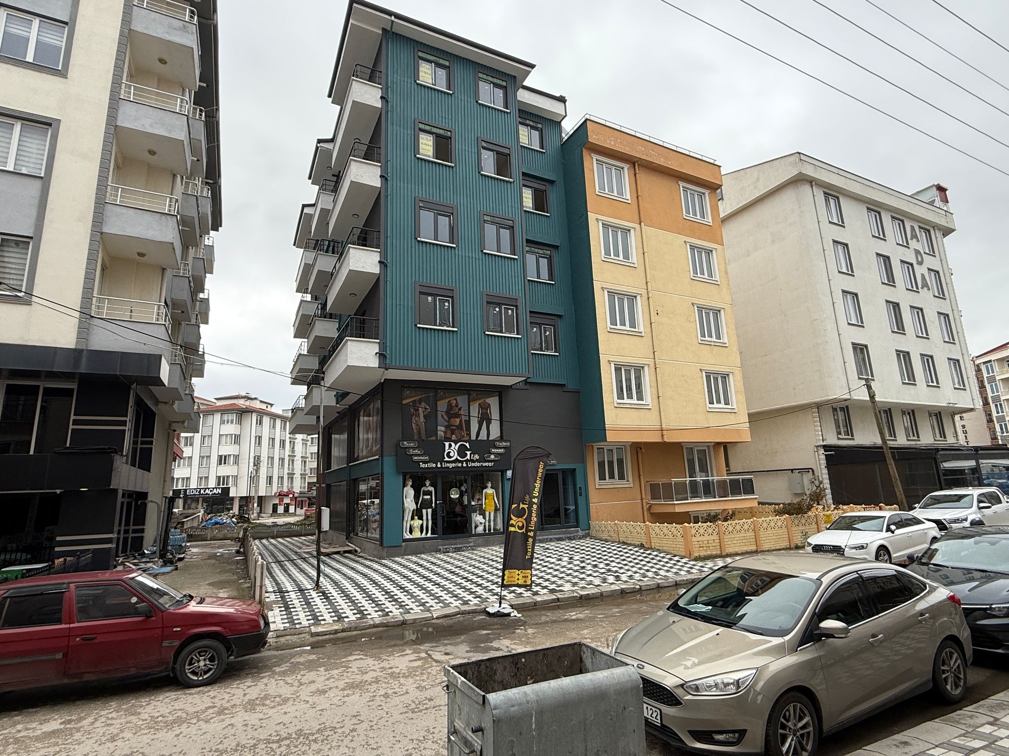 KAMPÜS EMLAK'TAN MERKEZİ KONUMDA SIFIR DAİRE