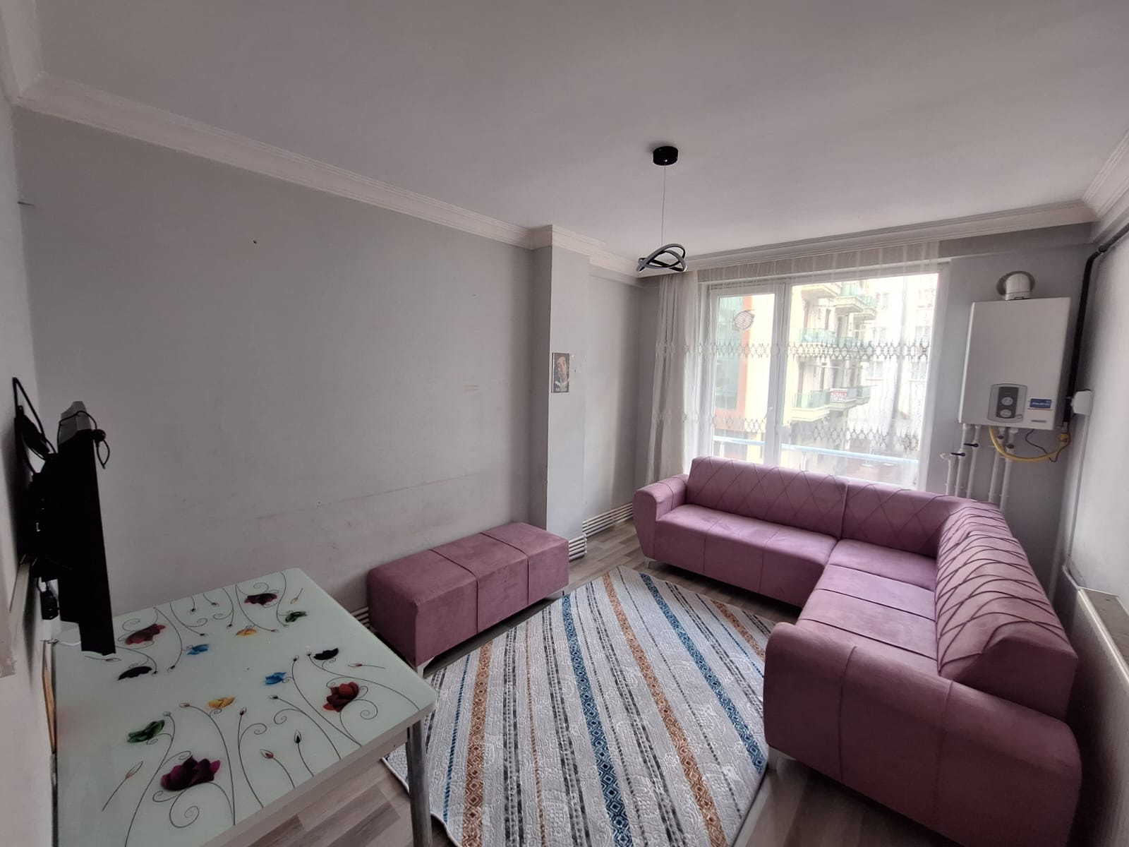 KAMPÜS EMLAK'TAN MERKEZİ KONUMDA FIRSAT DAİRE
