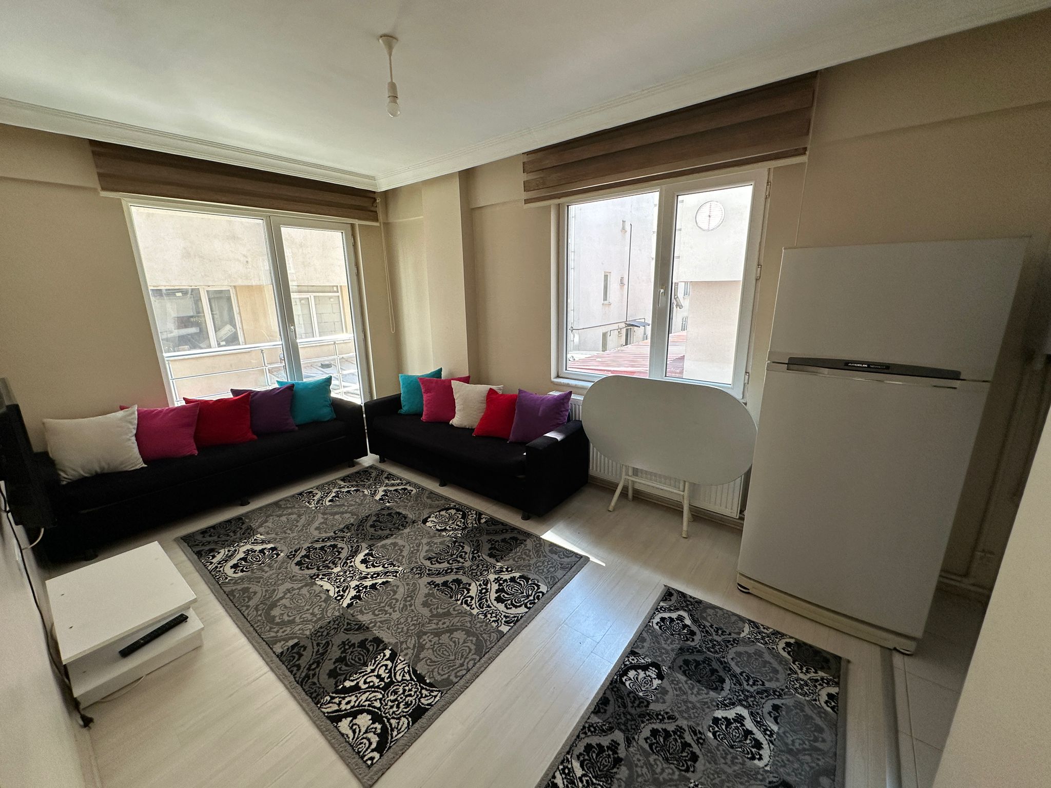 KAMPÜS EMLAK'TAN MERKEZİ KONUMDA1+1 FIRSAT DAİRE