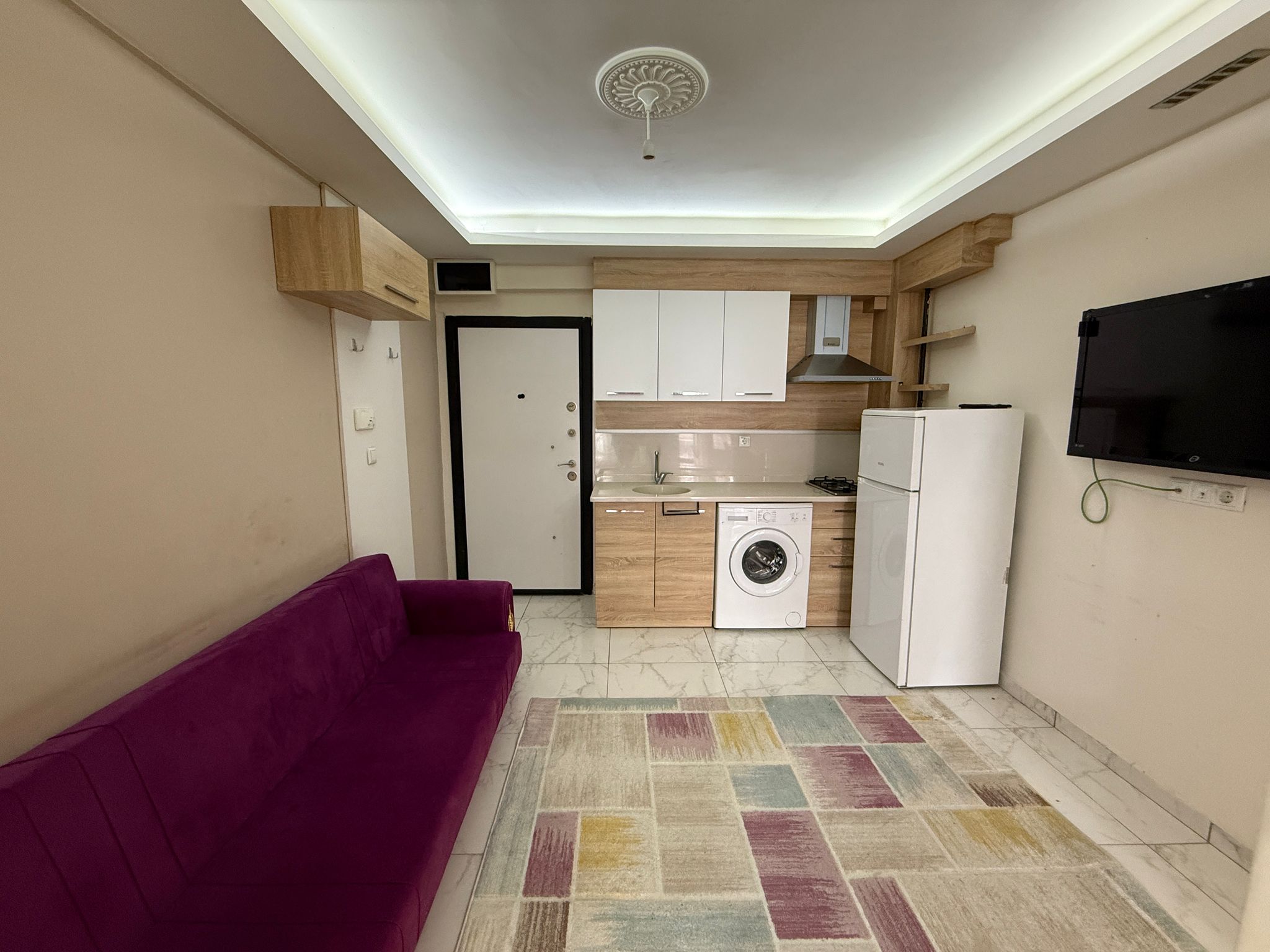 KAMPÜS EMLAK'TAN MERKEZİ KONUMDA FERAH FIRSAT BALKONLU DAİRE