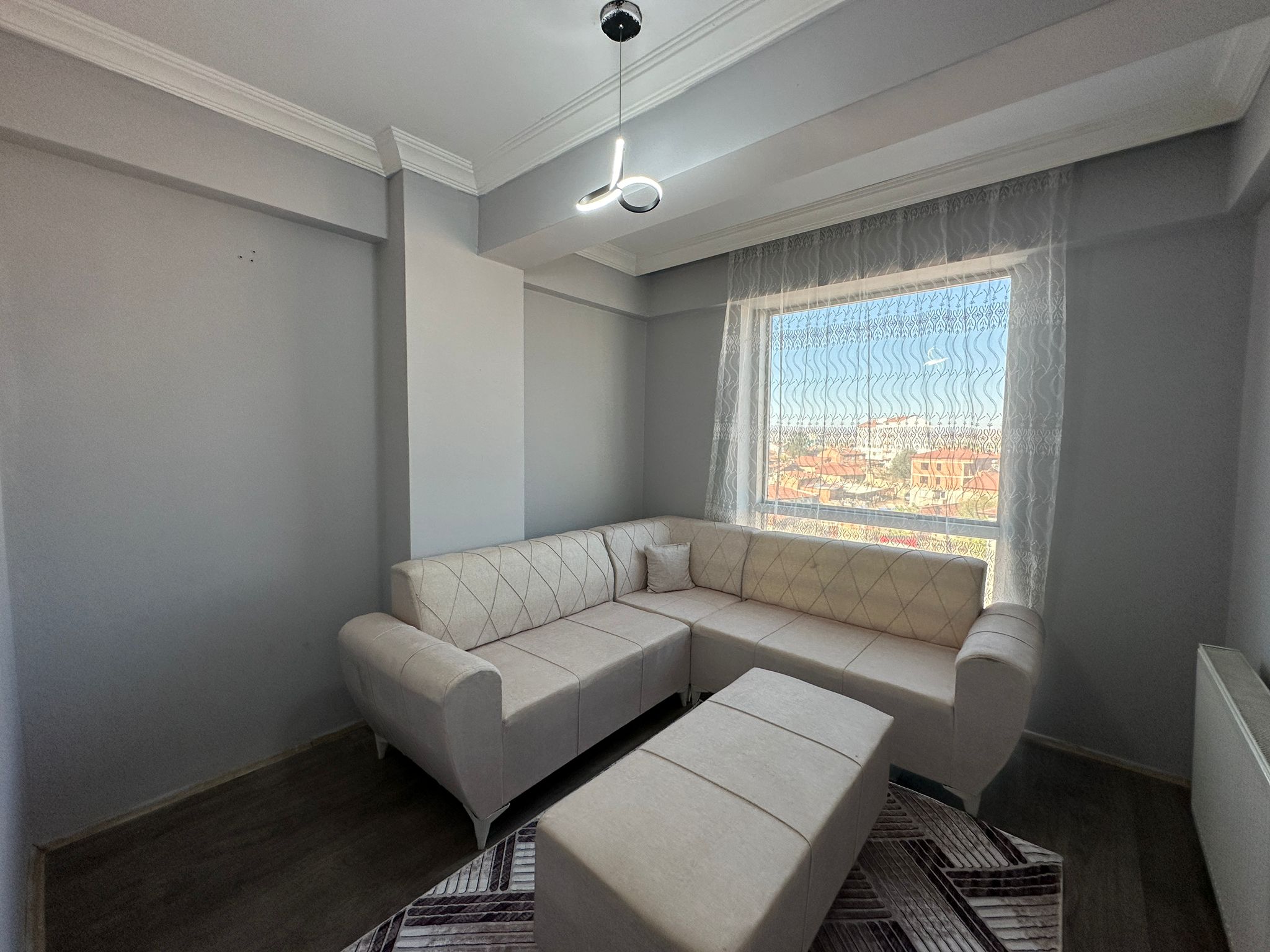 KAMPÜS EMLAK'TAN MERKEZİ KONUMDA 2+0 FIRSAT DAİRE