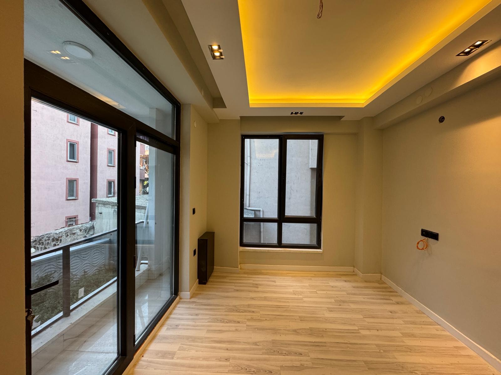 KAMPÜS EMLAK'TAN CUMHURİYET MAHALLESİNDE 1+1 FIRSAT DAİRE