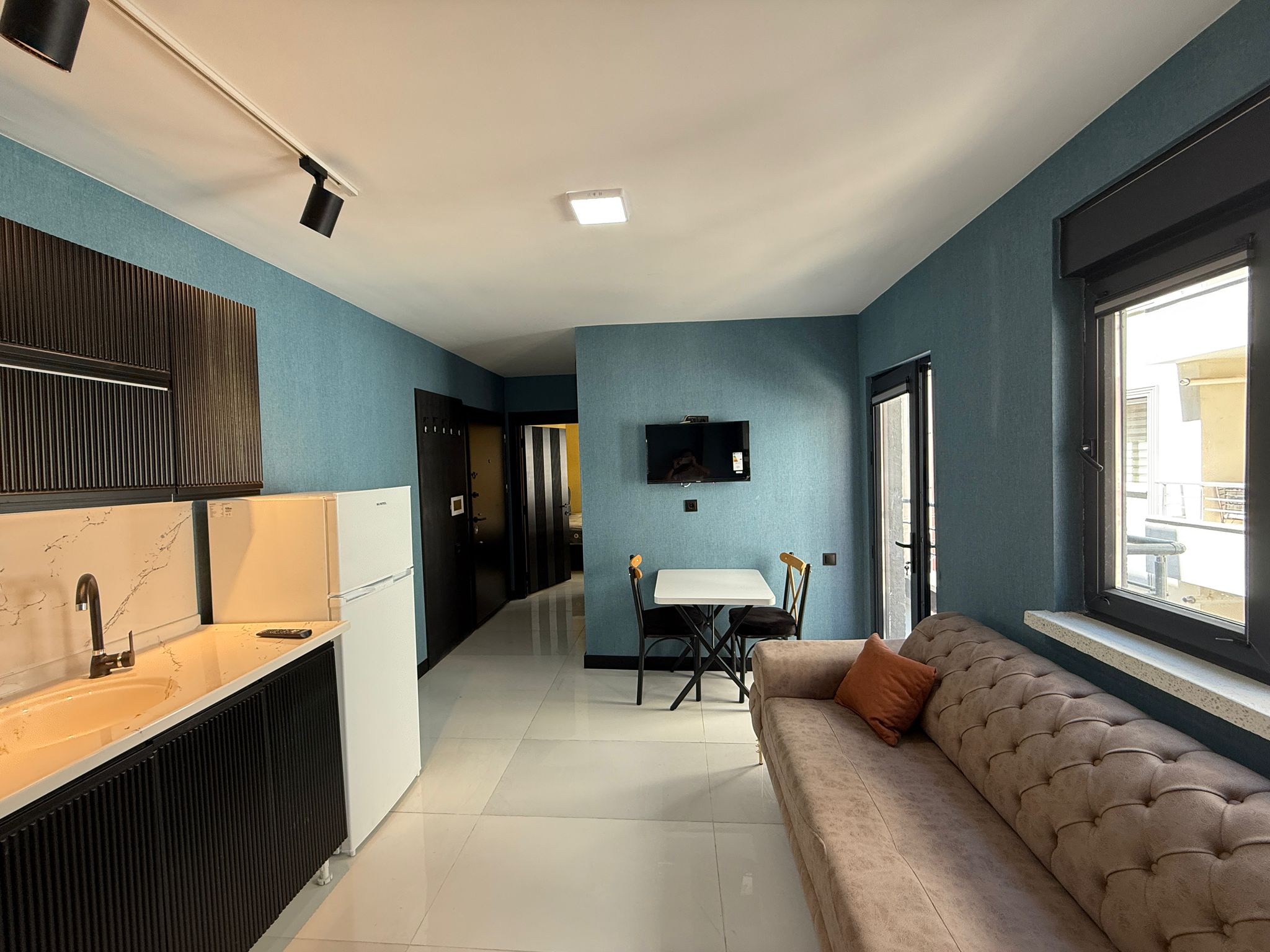 ERENLER'DE MERKEZİ KONUMDA SIFIR EŞYALI 1+1 FIRSA DAİRE