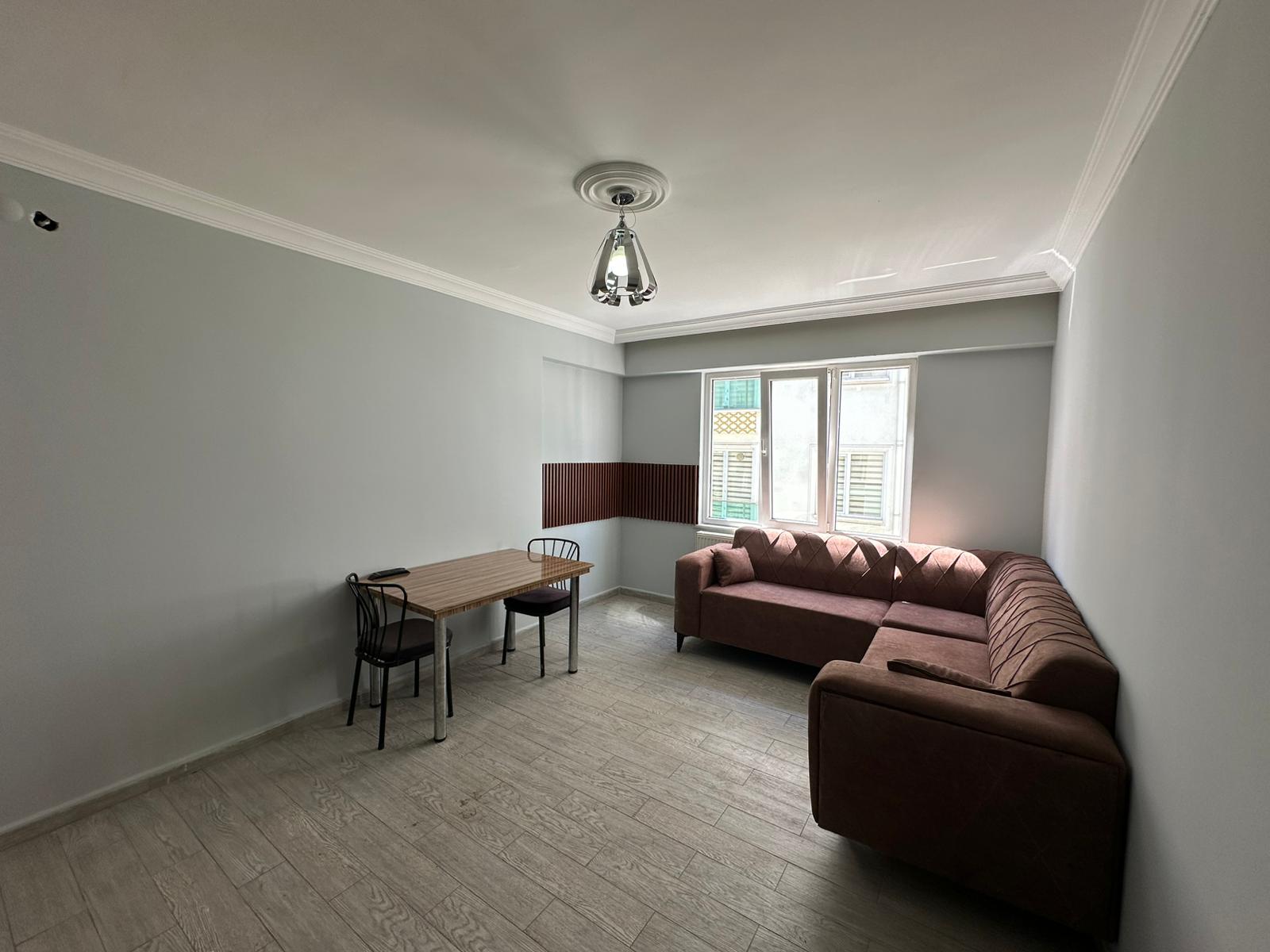 ERENLER'DE MERKEZİ KONUMDA 2+0 SIFIR EŞYALI DAİRE