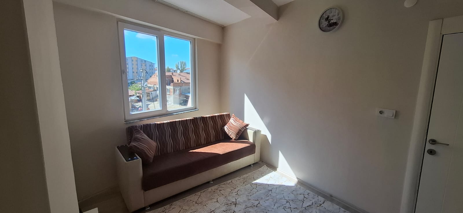 ERENLER'DE MERKEZİ KONUMDA 2+0 FIRSAT DAİRE