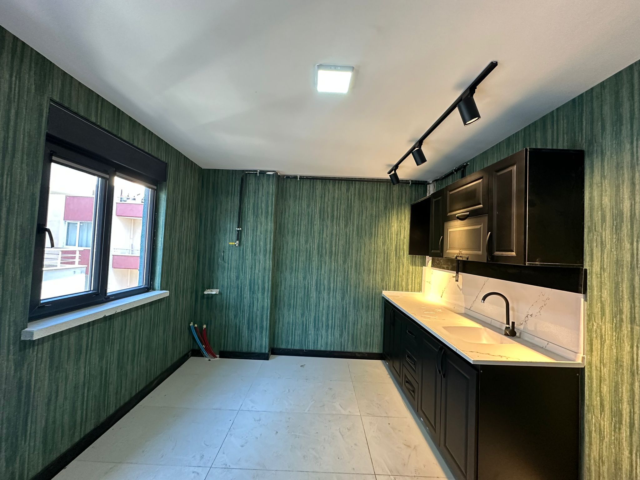 ERENLER'DE ARA KAT BALKONLU SIFIR DAİRE